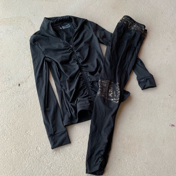 Victoria's Secret Pants - Victoria’s Secret VSX Athletic Set Size Medium
